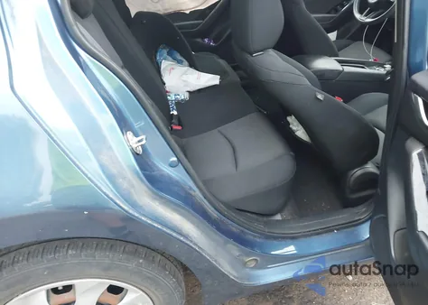 2018 Mazda Mazda3 Sport из США, поврежденный, VIN 3MZBN1U73JM162417